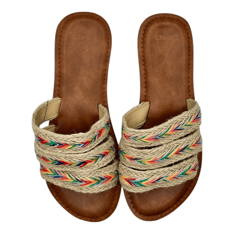 Buc-ee's Woman Flip Flop Sandal - Natural Braided