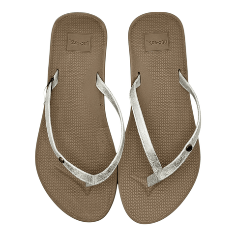 Buc-ee's Woman Flip Flop Sandal - Silver Strap